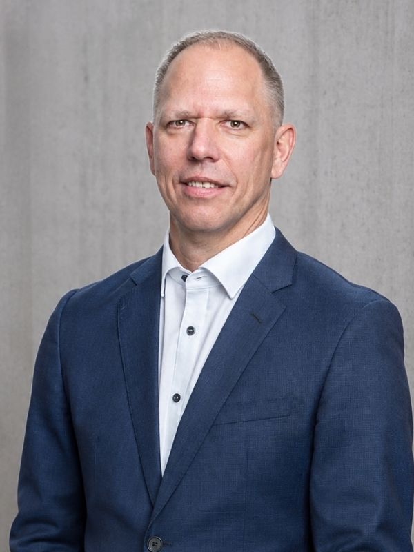 Ralf Bier, Recht, Compliance und Services